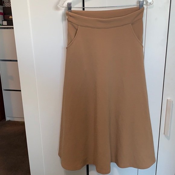 Tan Skirt - Picture 1 of 3